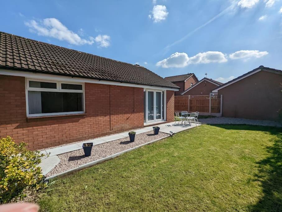 The Kilsyth,Detached Bungalow Warrington Buitenkant foto