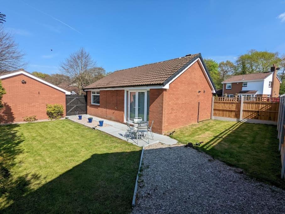 The Kilsyth,Detached Bungalow Warrington Buitenkant foto