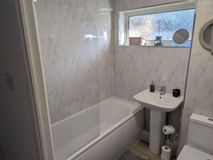 The Kilsyth,Detached Bungalow Warrington Buitenkant foto
